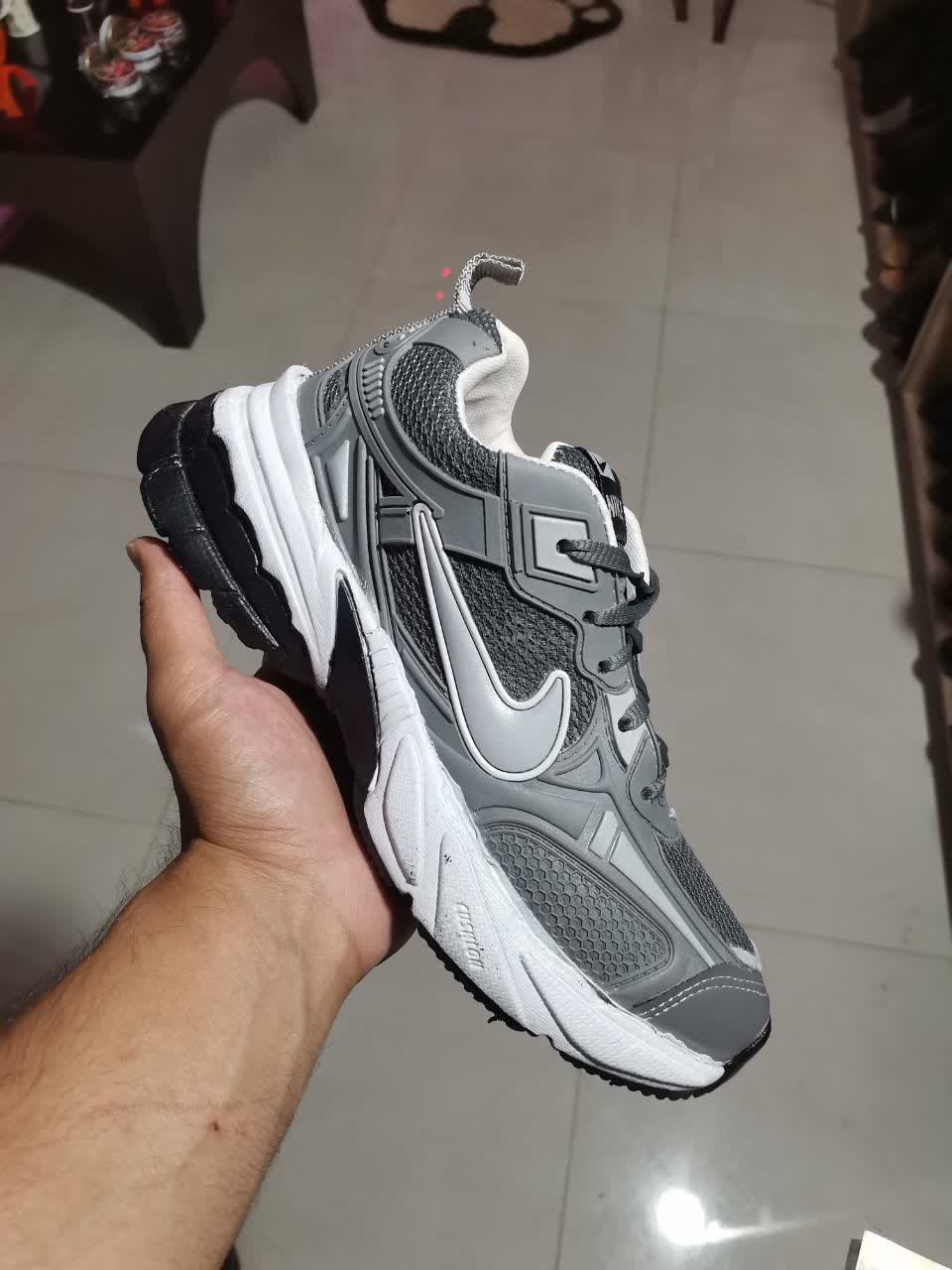 نایک v2 مردانه